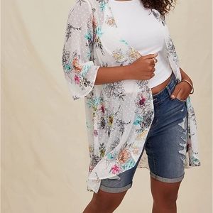 Torrid WHITE FLORAL SWISS DOT HI-LO KIMONO